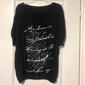 Very flattering black and white top size XL, Made in Italy.